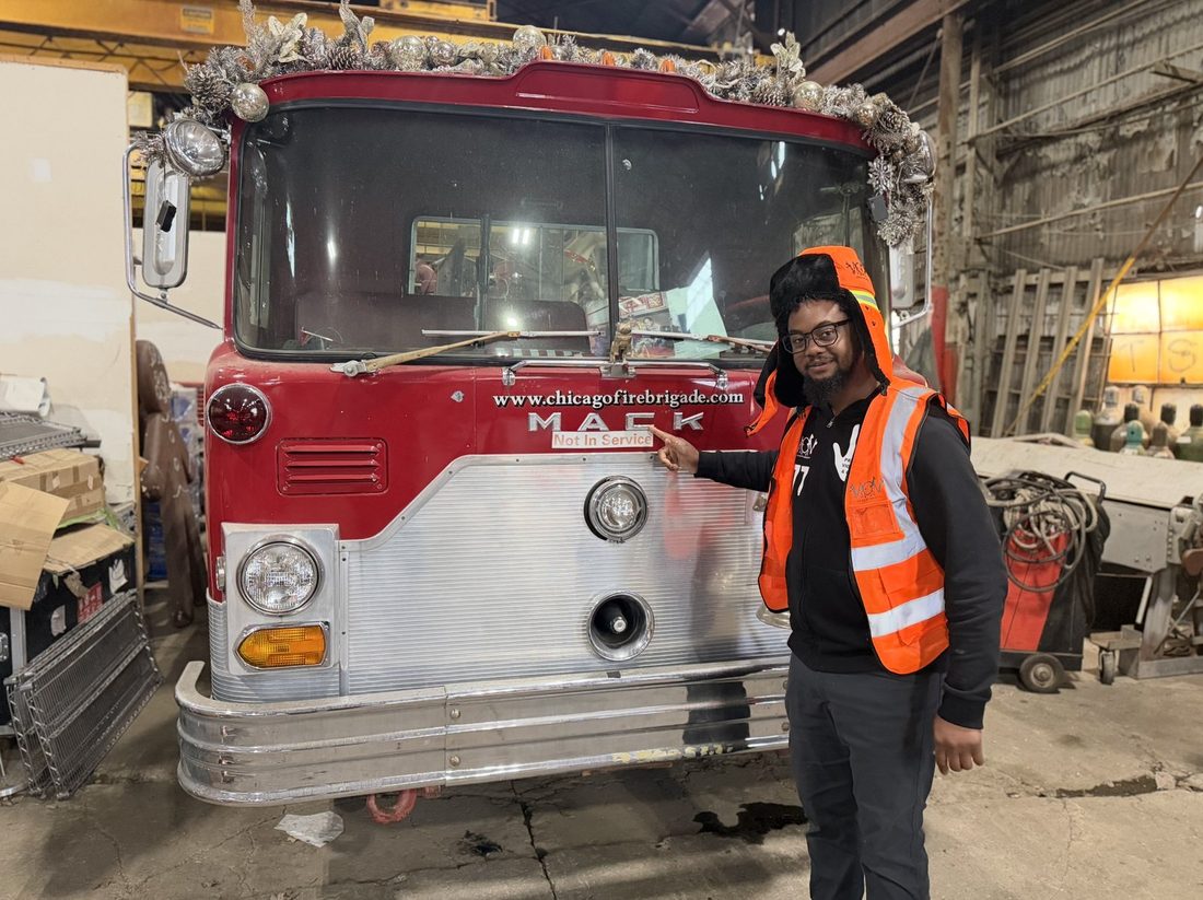 A V.O.V member visiting the Chicago fire brigade garage